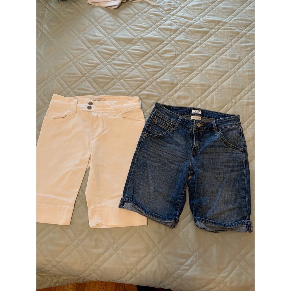 Levi’s denim Bermuda shorts size 2P - White, Blue